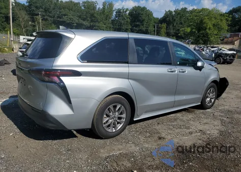 2025 Toyota Sienna Le z USA, uszkodzony, nr VIN 5TDKRKEC7SS226629